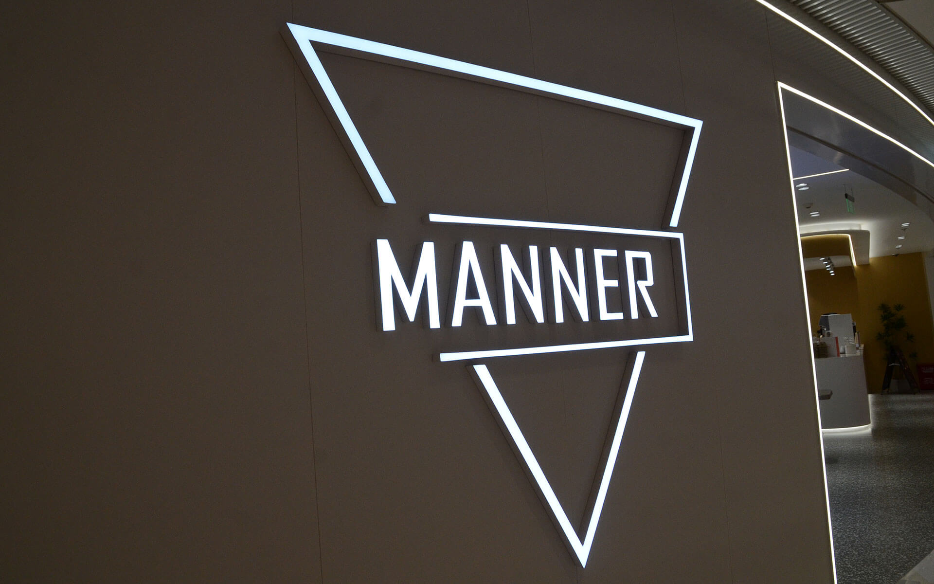 Face-lit Acrylic Channel Letters for Manner