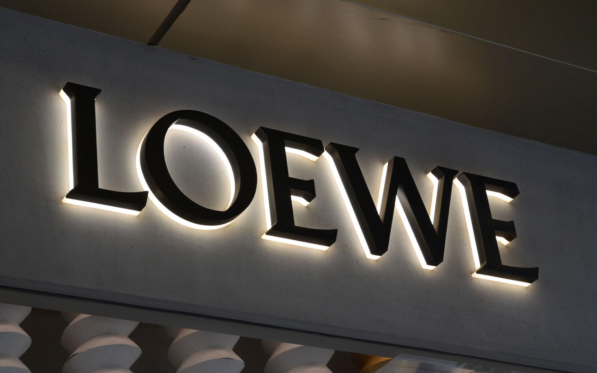 Pro Back-lit Metal Channel Letters for Loewe